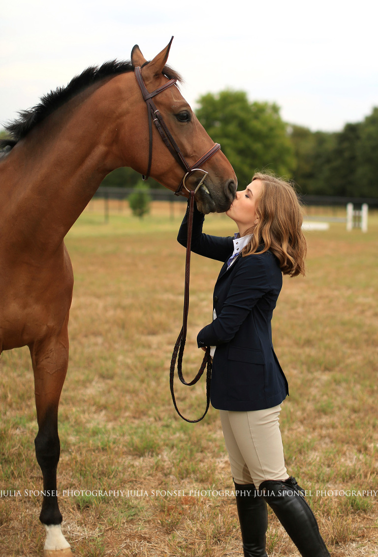 senior-photos-with-horse